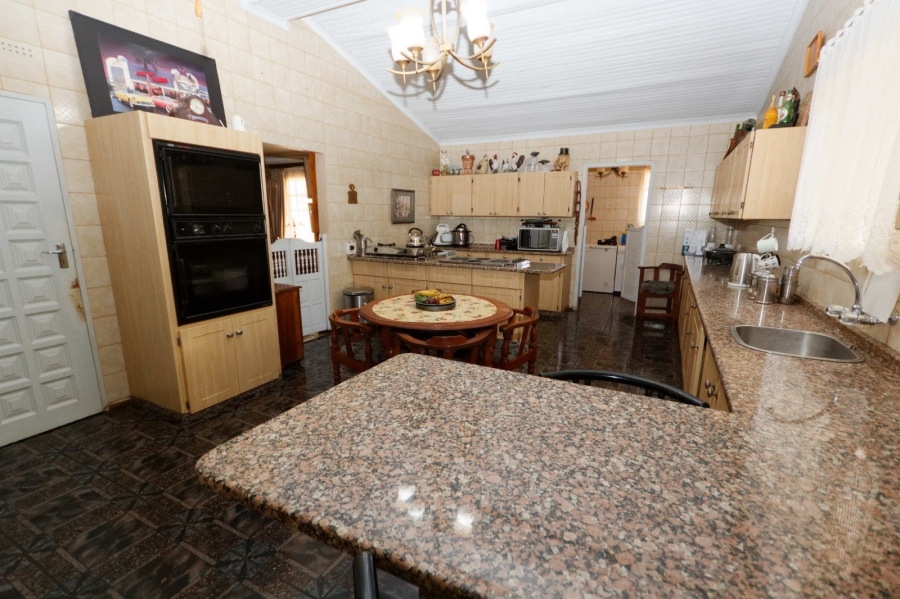 5 Bedroom Property for Sale in Wilkoppies North West